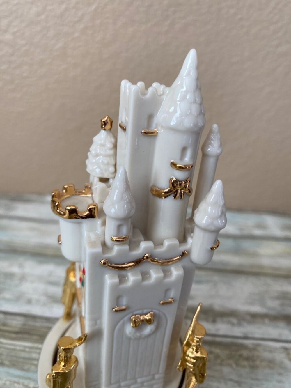Lenox China Jewels Musical Castle Nutcracker Soldiers Gold Trim -No Box - Picture 6 of 14